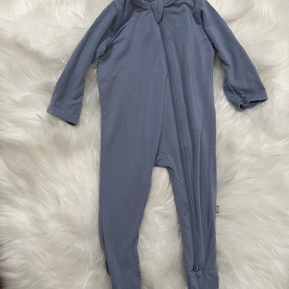 Kyte Baby Footie in Blue. 3-6 months. Footed onesie.
